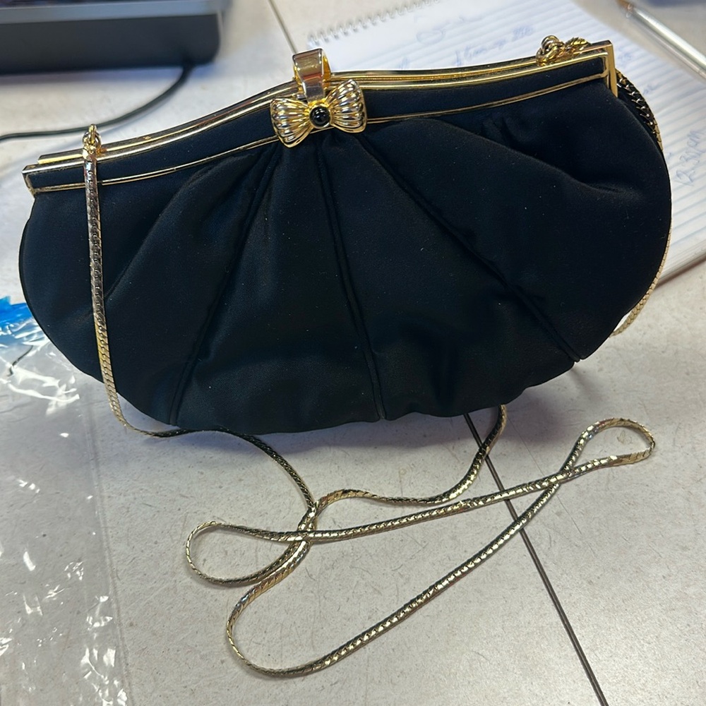 VINTAGE JUDITH LEIBER BLACK SHOULDER EVENING BAG/JEWELED CLASP